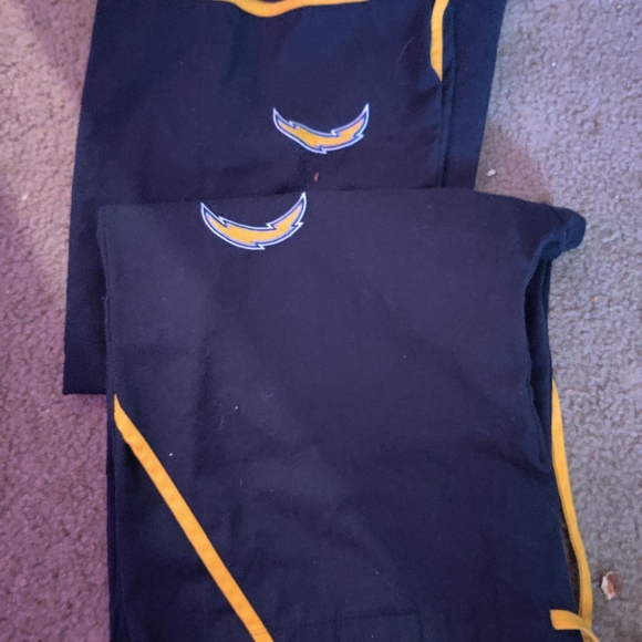 Scrubs - Picture 3 of 4